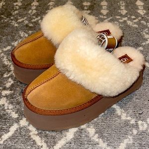 Chestnut Ugg Funkette Slides
